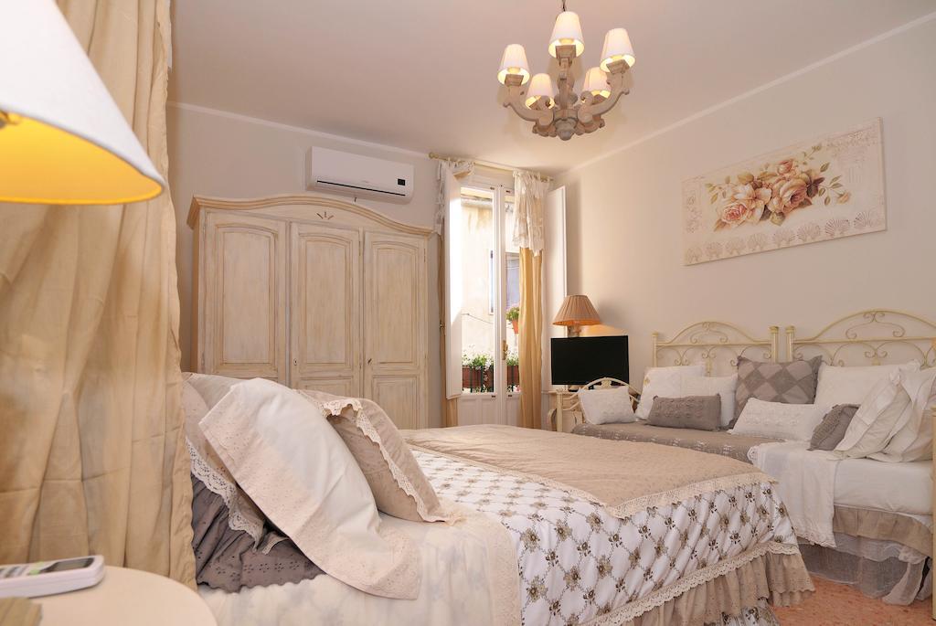 Vacanze Romantiche A موديكا الغرفة الصورة
